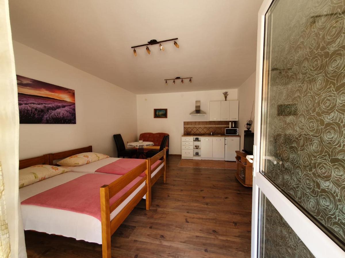 Apartments Topalovic Kostrena Eksteriør bilde